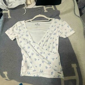 Hollister floral baby tee size small